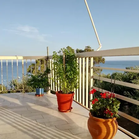 Σπίτι Με Θέα Θάλασσα 펜션 Asíni